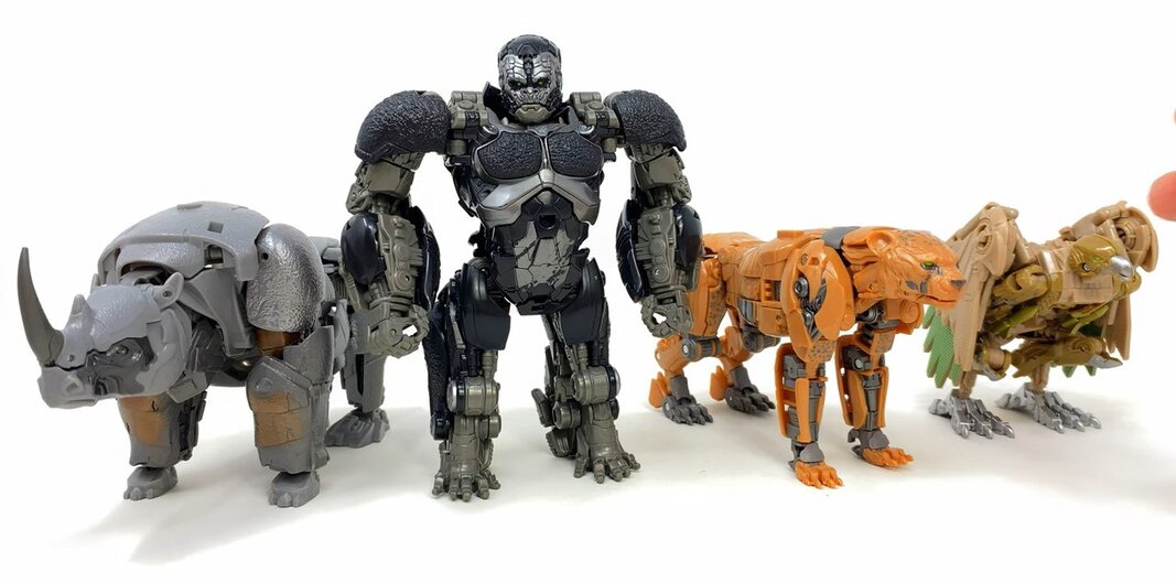 Image of 106 Rise Of The Beasts Optimus Primal  Studio Series Figure (5)__scaled_600_1.jpg