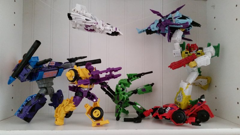 Jhiaxus vs Combaticons 01.jpg