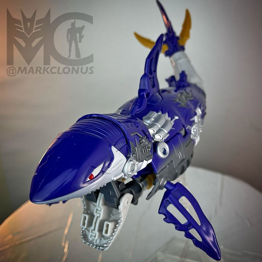 skybye-age-of-the-primes-official-designer-details-for-transformers-voyager-(15).jpg