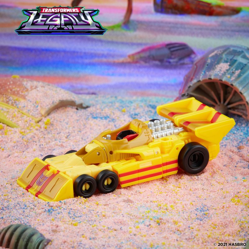 Transformers Legacy Dragstrip 01.jpg