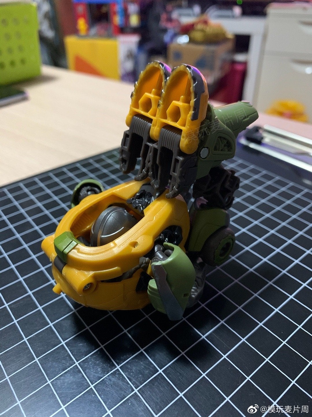 Transformers Studio Series Brawn Fan Toilet Mode Image (2).jpg