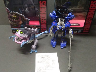 Studio Series 86 Gnaw 01.jpg