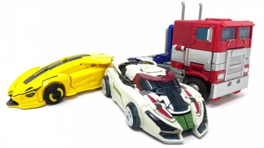 Studio-Series-Deluxe-Bumblebee-Movie-Wheeljack-06.jpg