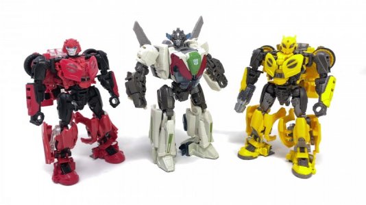 Studio-Series-Deluxe-Bumblebee-Movie-Wheeljack-32.jpg