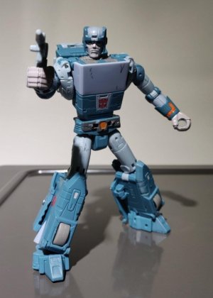 Buzzworthy Bumblebee Kup 13.jpg