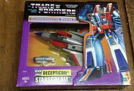 Commemorative Starscream 2002c.jpg