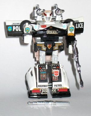 Hasbro US Prowl regular 5.jpg